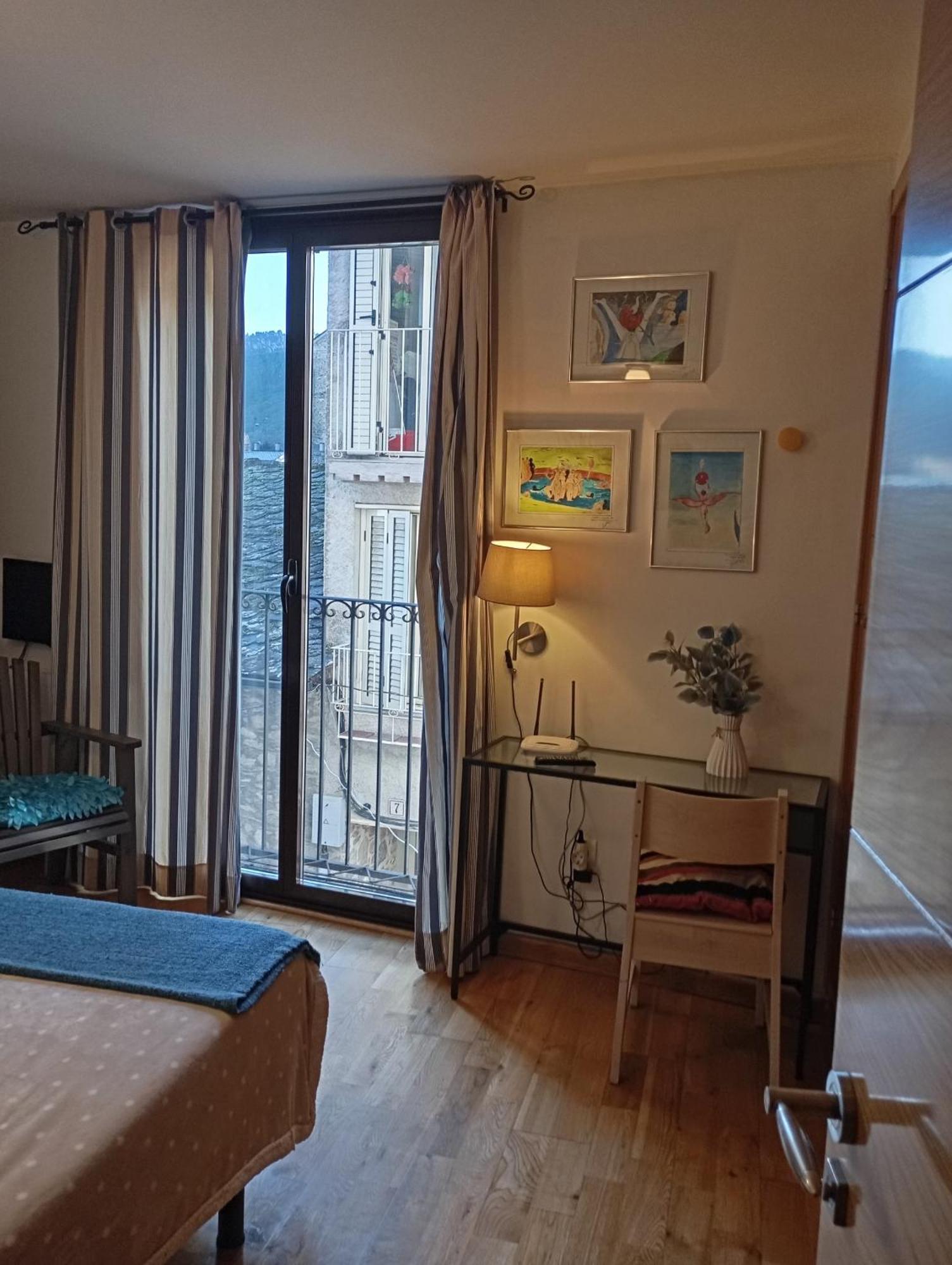 Apartamentos El Camino Villafranca Del Bierzo Exterior foto