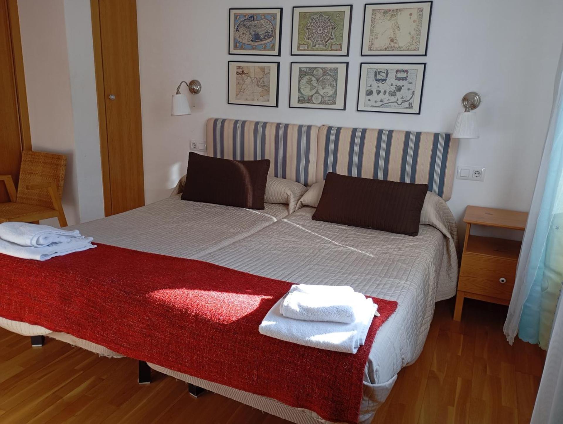 Apartamentos El Camino Villafranca Del Bierzo Exterior foto