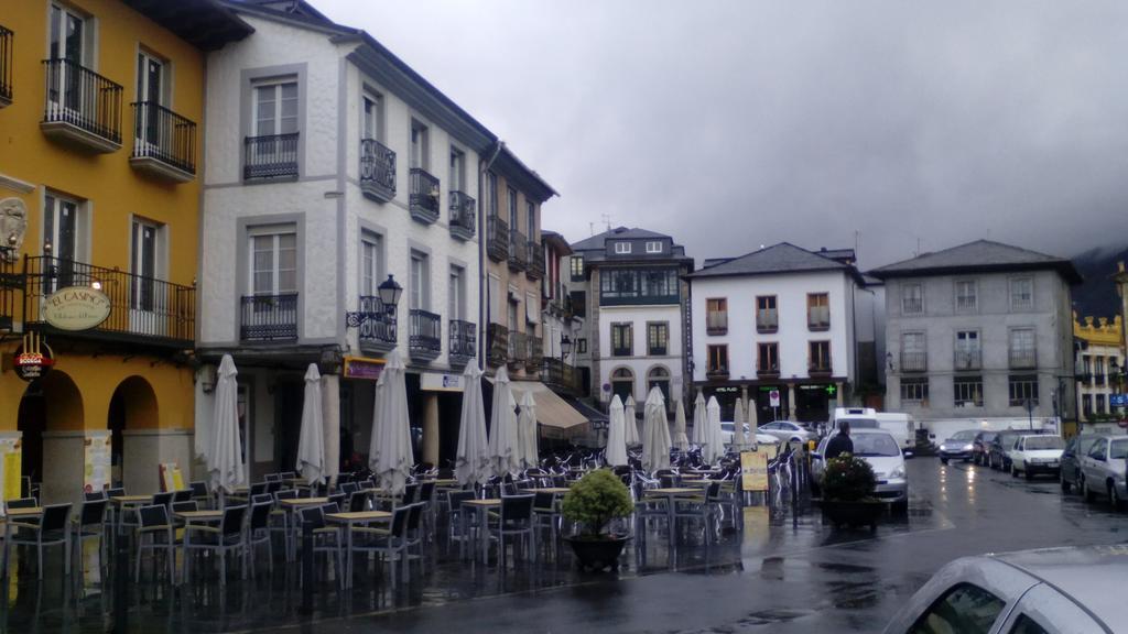 Apartamentos El Camino Villafranca Del Bierzo Exterior foto